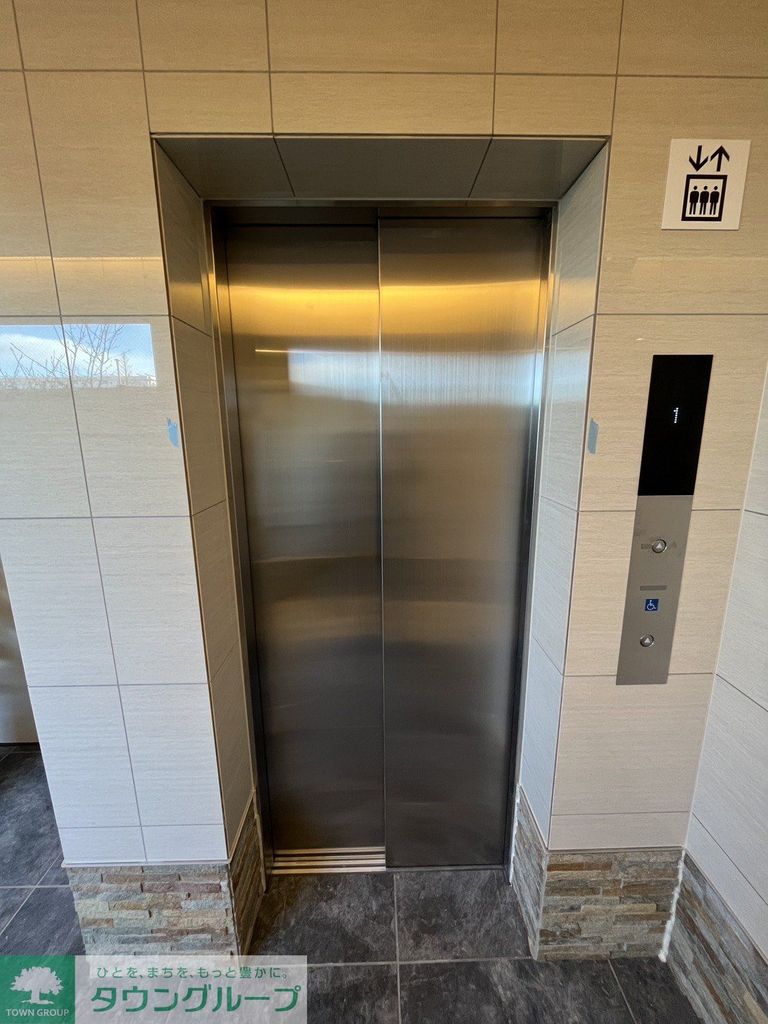 ロビー　玄関