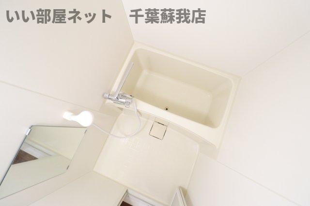 バス・シャワールーム　コンパクトで使いやすいお風呂です