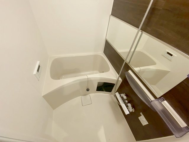 バス・シャワールーム　落ち着いた空間のお風呂です