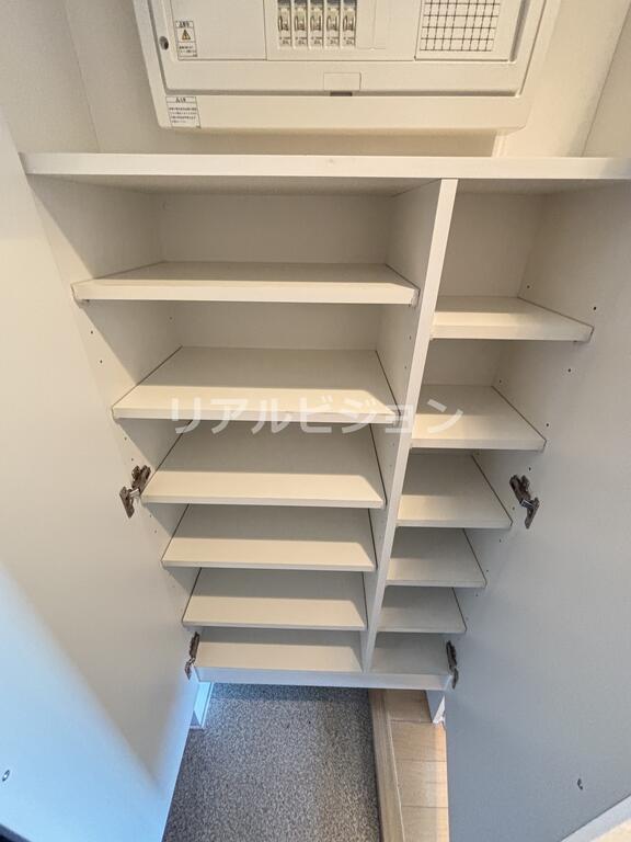 玄関　※他部屋、参考写真※