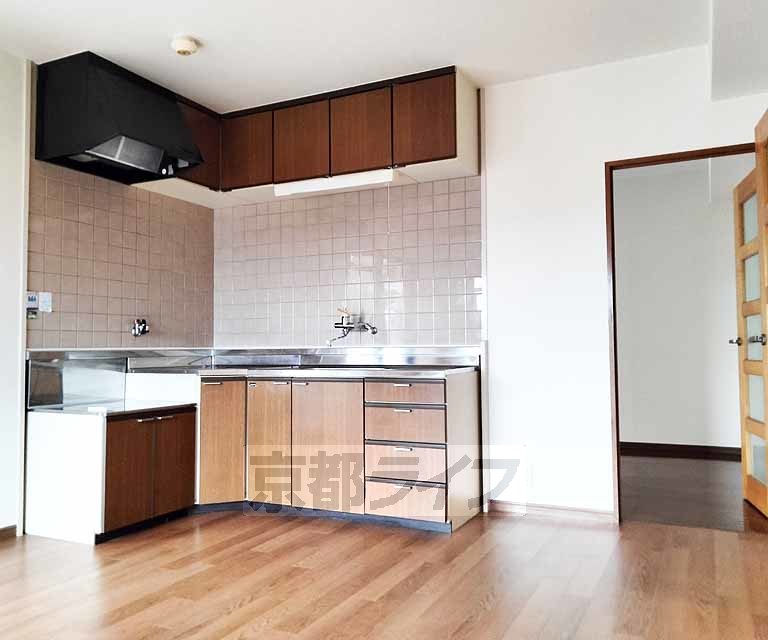 居室・リビング　落ち着いた雰囲気のお部屋です