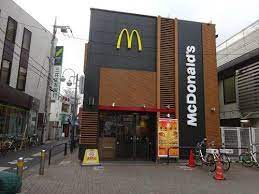 飲食店　マクドナルド 経堂駅前店（飲食店）まで525m