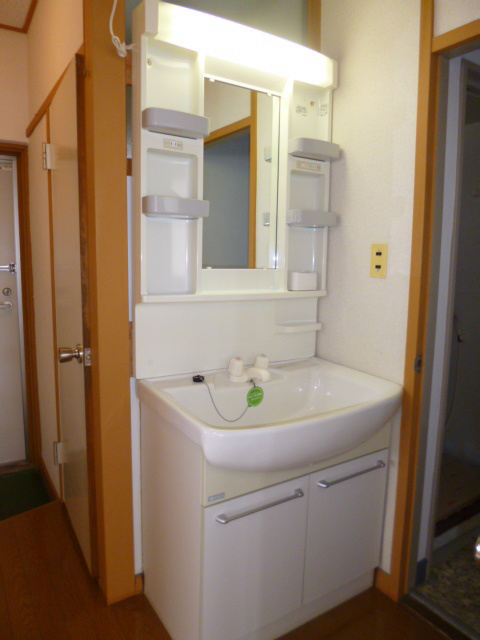 洗面設備　※写真は301号室のお部屋です。