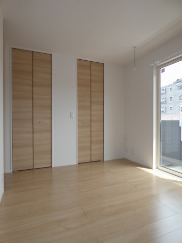 居室・リビング　南向きのお部屋です。