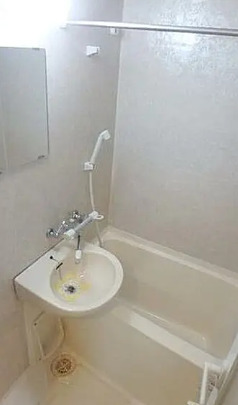 バス・シャワールーム　別部屋の画像を使用しております。
