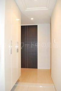玄関　詳細は、ウィンドワード中の島までご相談下さい。