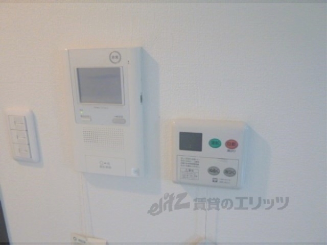 その他設備　給湯器リモコン