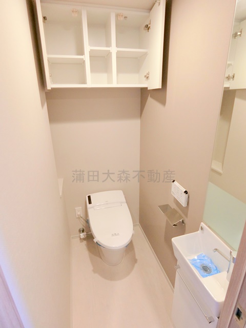 トイレ　温水洗浄便座付きのトイレ