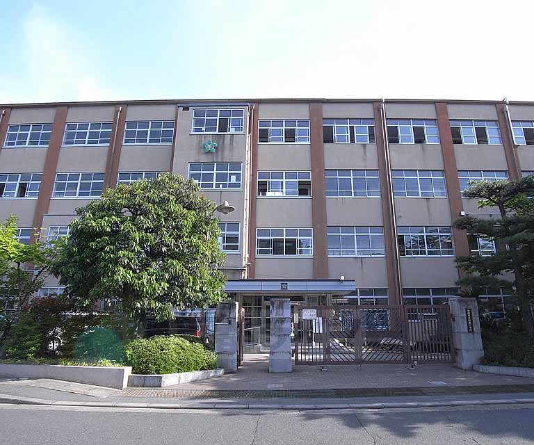小学校　樫原小学校（小学校）まで450m