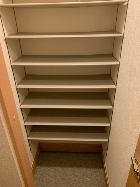 玄関　収納たっぷりのシューズクローク