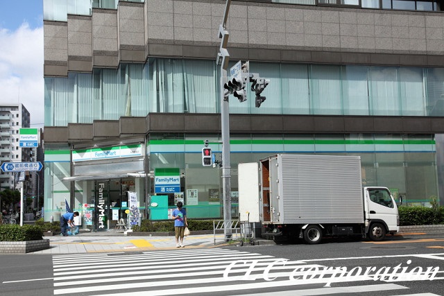 コンビニ　ファミリーマート 台東鳥越店（コンビニ）まで186m
