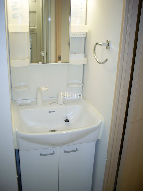 洗面設備　同じタイプのお部屋の写真です。ご参考までに