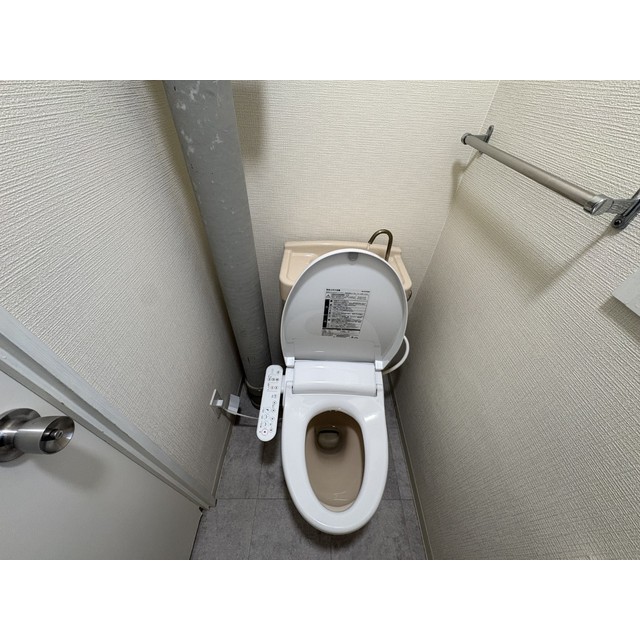 トイレ　清潔感のあるトイレです