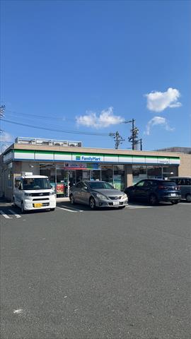 コンビニ　ファミリーマート浜松東三方町店（コンビニ）まで952m