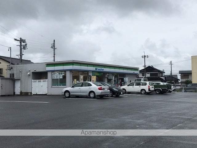 コンビニ　ファミリーマート（コンビニ）まで507m