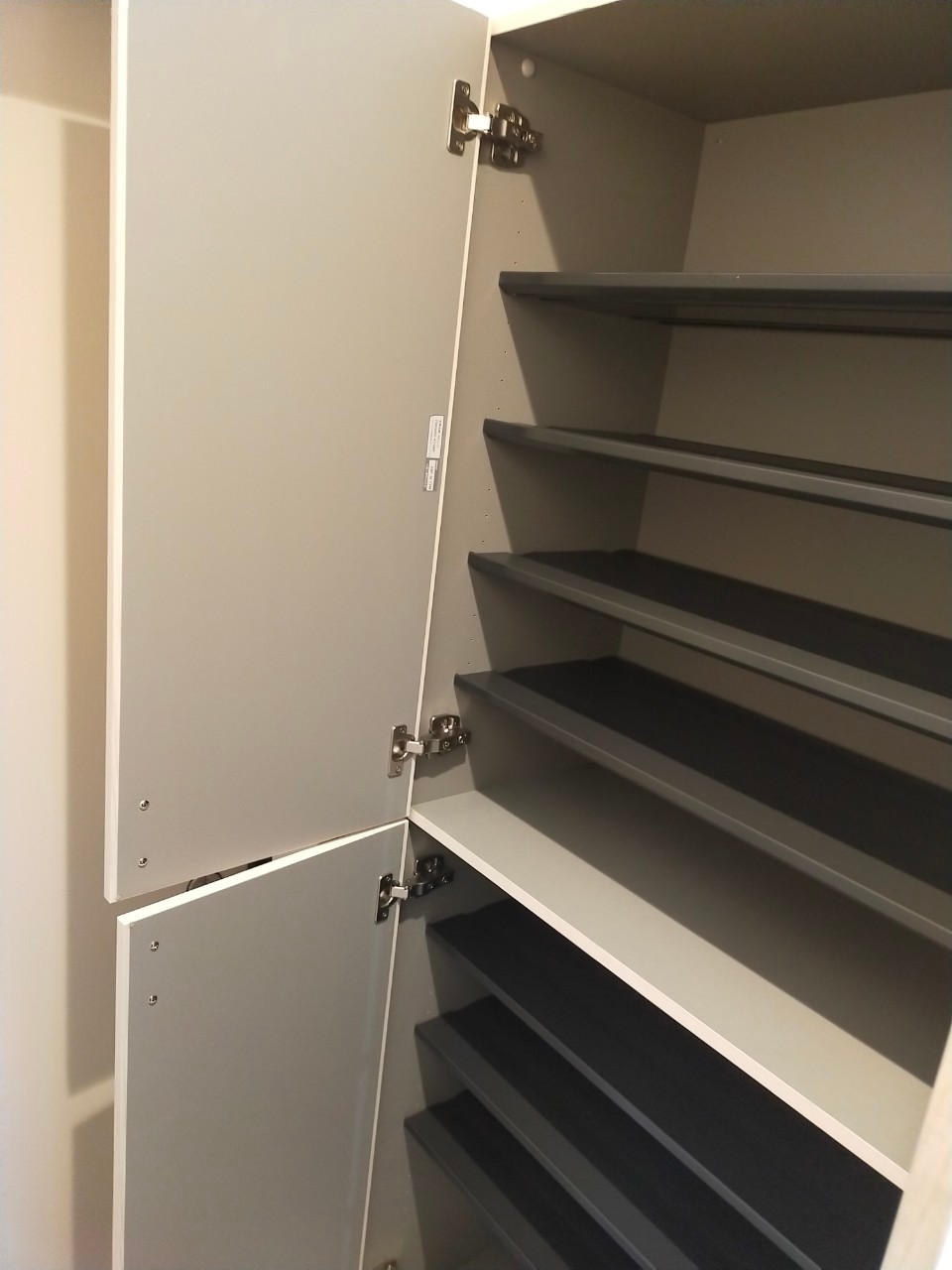 収納　※写真は205号室です。 ※相違する場合は現況を優先いたしま