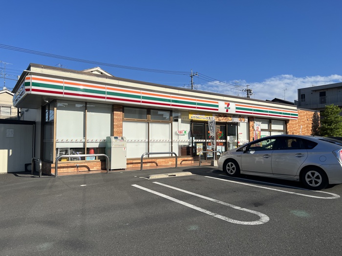 コンビニ　セブンイレブン（コンビニ）まで100m