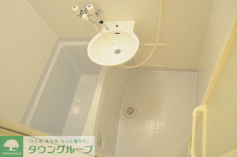 バス・シャワールーム　同タイプ部屋の写真となり設備等は現況と異なる場合があります