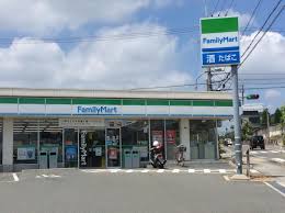 コンビニ　ファミリーマート箕面新稲店（コンビニ）まで634m