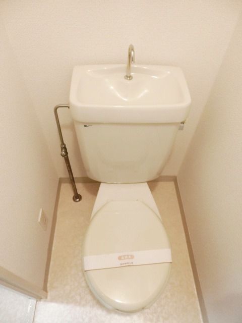 トイレ　清潔感のあるトイレです