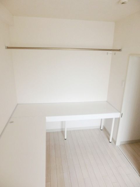 その他部屋・スペース　北側の洋室は収納スペースとして使えます