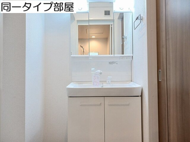 洗面設備　脱衣スペースもあります（イメージ）