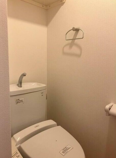 トイレ　※こちらのお写真は他部屋になり参考写真です