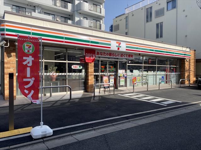 コンビニ　セブンイレブン（コンビニ）まで328m