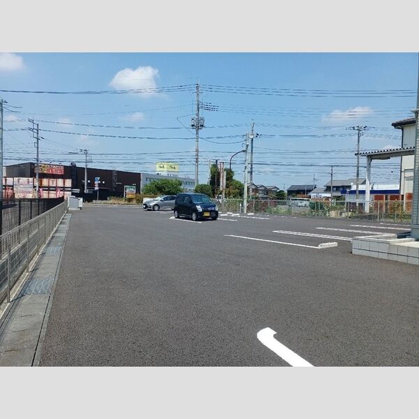 駐車場　駐車スペースもあります