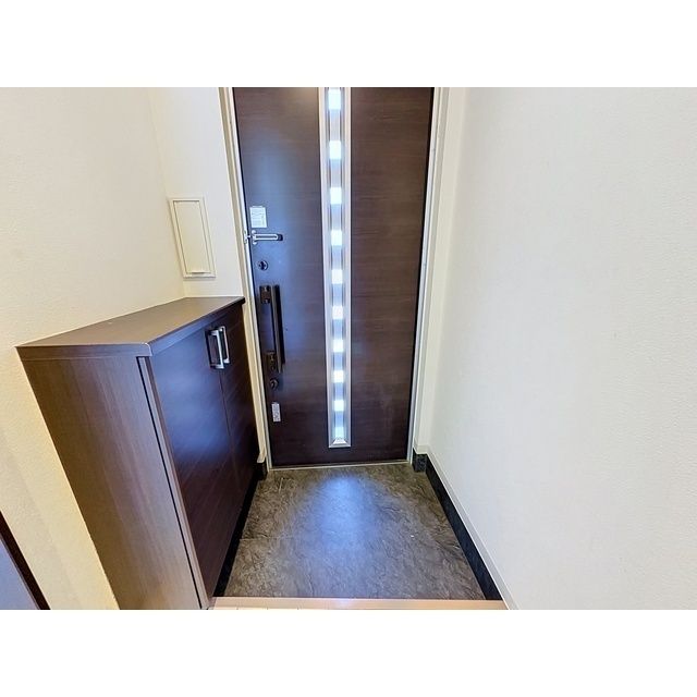 DーBOX山室D棟の玄関写真