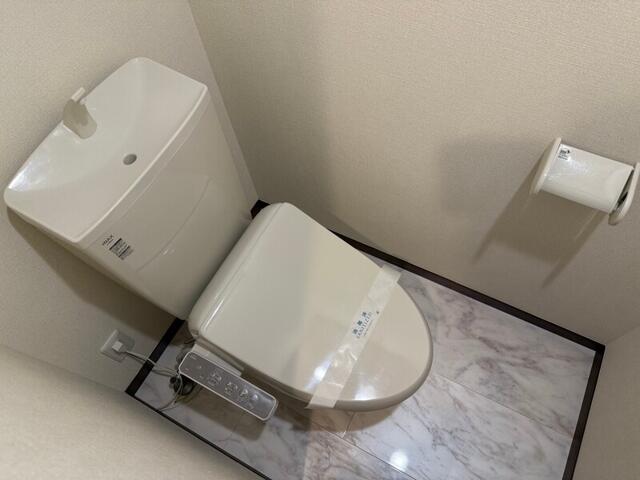 esカーサ幡ヶ谷のトイレ写真