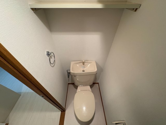 トイレ　ゆったりとした空間のトイレです