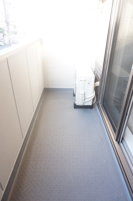 バルコニー　別部屋参考写真・３０５号室を利用中※現況優先