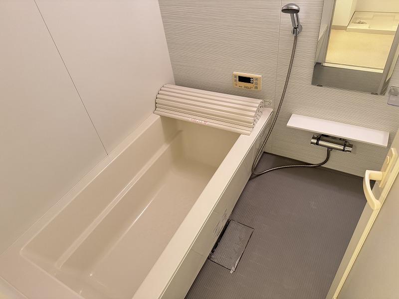 バス・シャワールーム　一坪サイズのバスルーム＊同じ間取りの別のお部屋の写真です