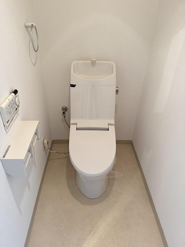 トイレ　＊同じ間取りの別のお部屋の写真です