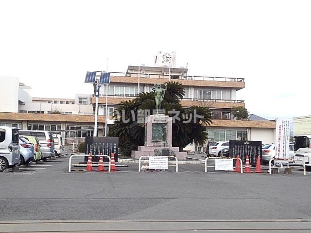 役所　八女市役所（役所）まで910m