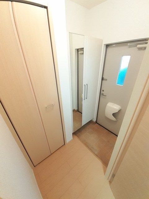 玄関　※同建物別部屋イメージ
