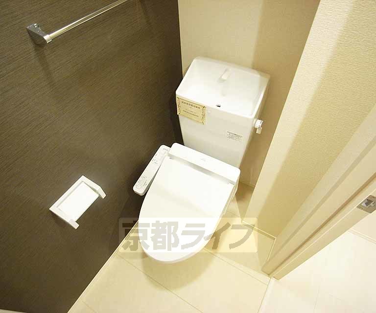 トイレ　ウォシュレット付きです。