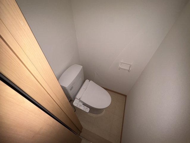 コボリマンション夙川老松台 D311のトイレ写真