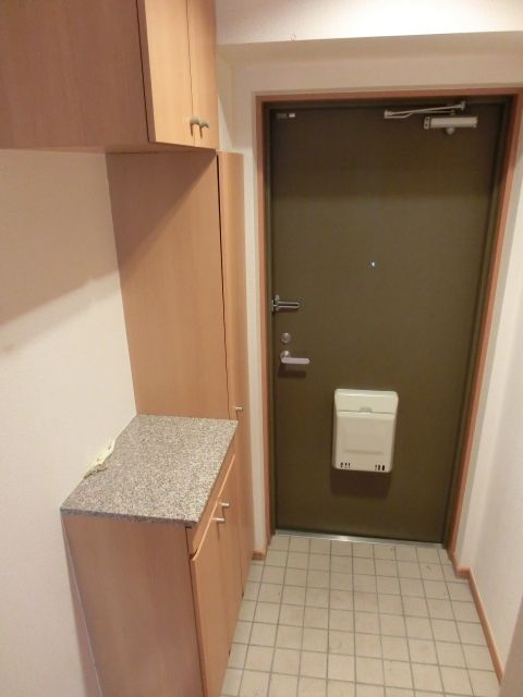 玄関　※別号室参考写真です