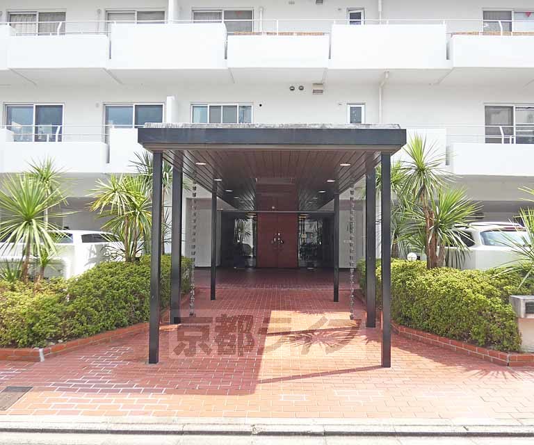 その他共有部分　建物入口です。