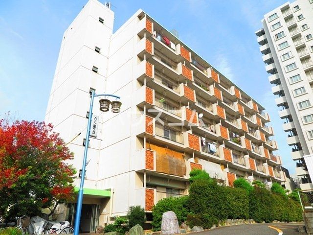 名古屋市千種区桜が丘のマンションの建物外観