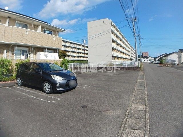 【プリムローズ・Ｂの駐車場】