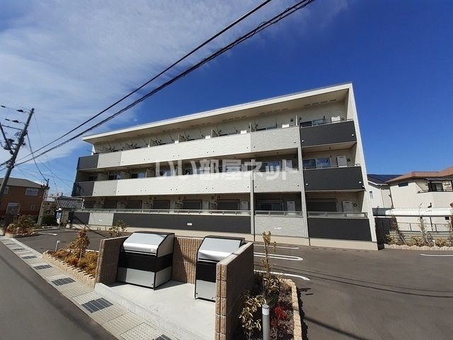 泉佐野市笠松のアパートの建物外観