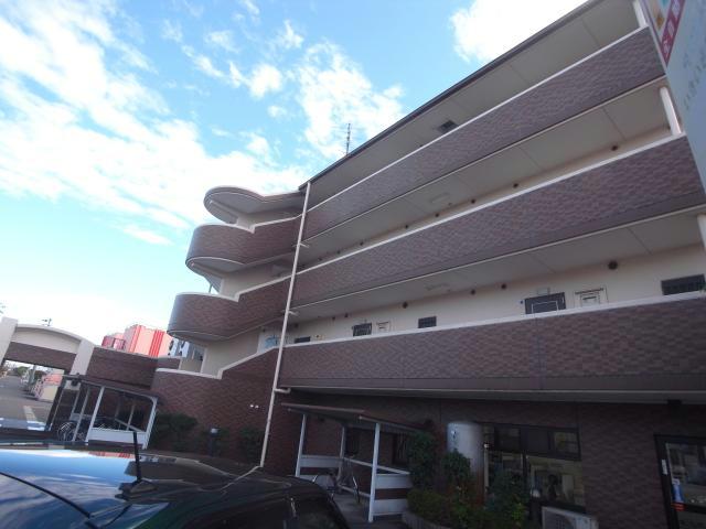 【羽島市舟橋町本町のマンションの建物外観】