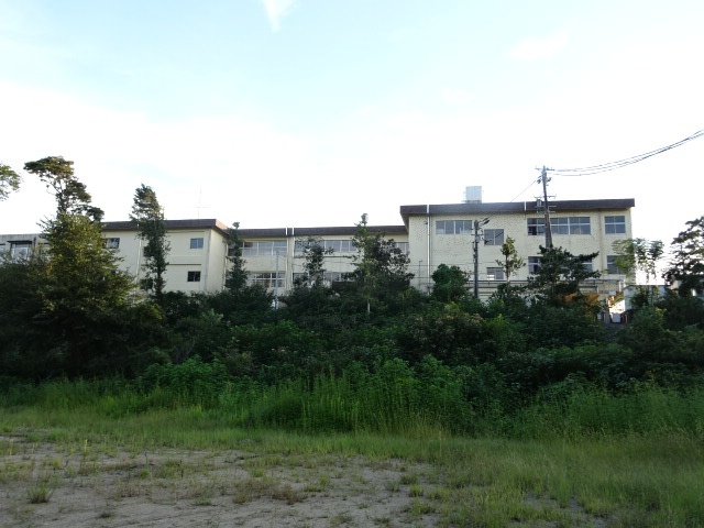 小学校　湖西市立知波田小学校（小学校）まで290m