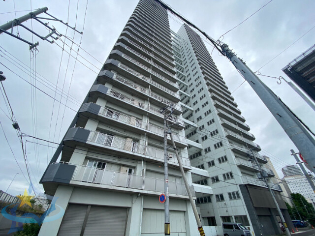 【札幌市中央区南九条西のマンションの建物外観】