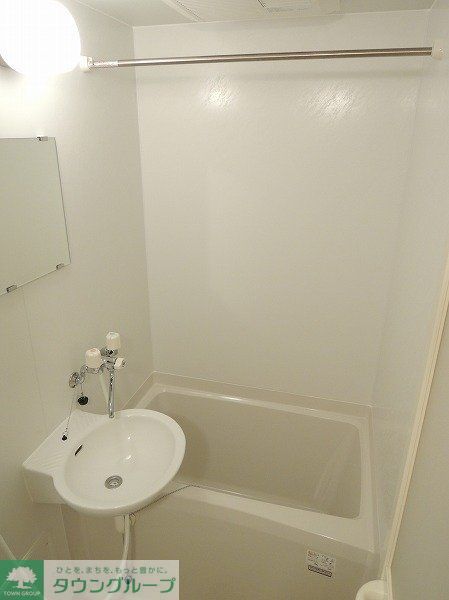 バス・シャワールーム　洗面一体型の浴室