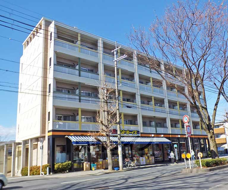 京都市左京区北白川東小倉町のマンションの建物外観