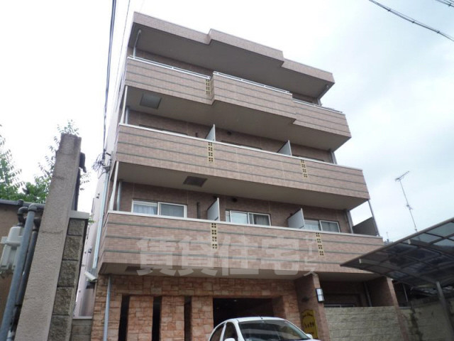 【京都市北区小山下総町のマンションの建物外観】